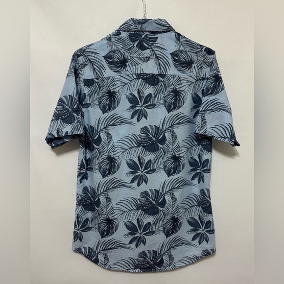 Travis Mathew Hawaiian Shirt Men’s Short Sleeve Button Up Blue Tropical Small - Picture 2 of 9